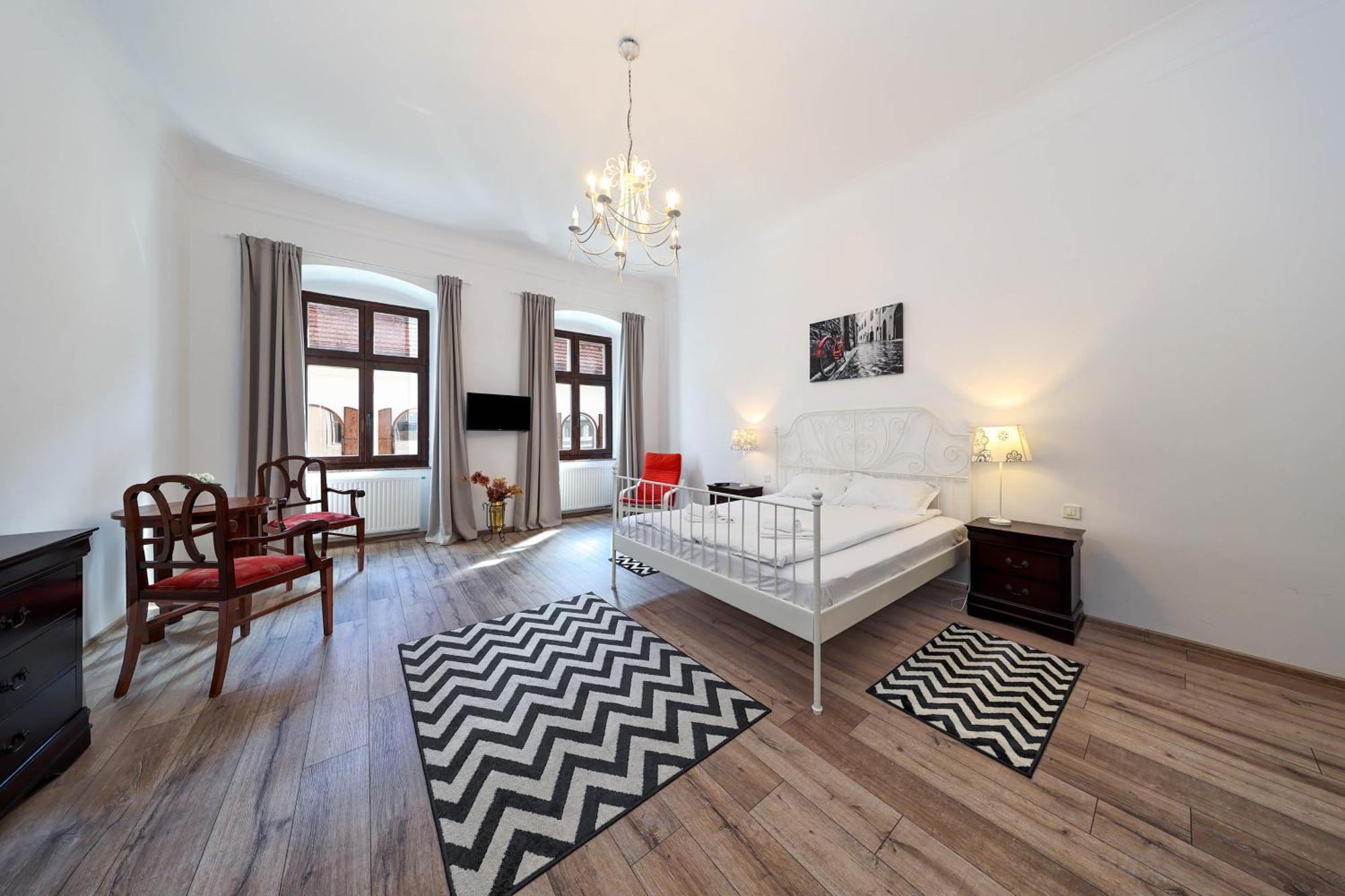 Hirscher Apartments 布拉索夫 外观 照片